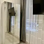 Park Apartment *