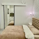 Park Apartment *